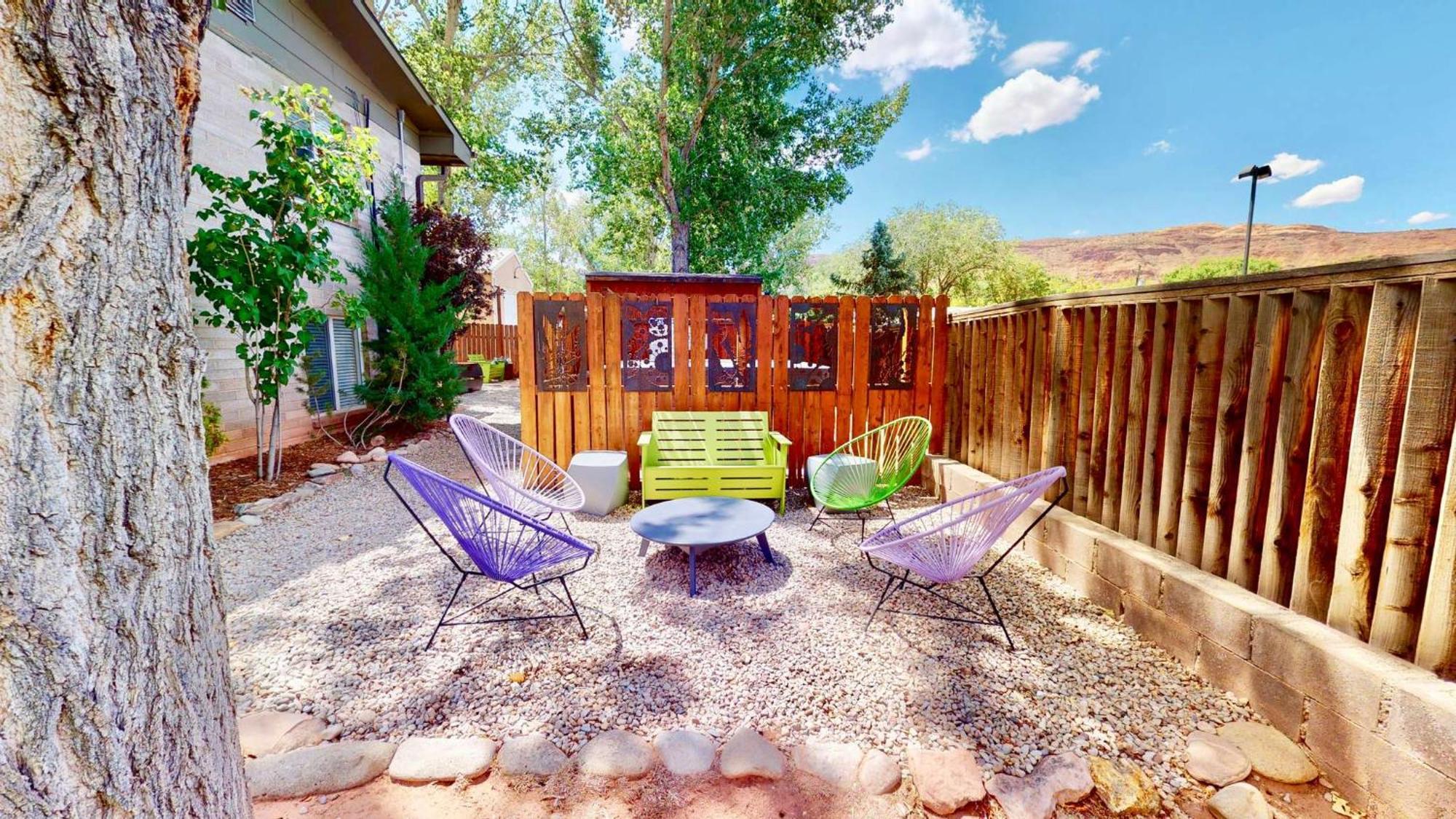 Downtown Cozy Home Base - Purple Sage 3 Моуаб Екстериор снимка